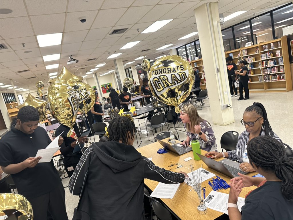 Such a wonderful morning celebrating the @RandallstownHS seniors who’ve completed the @CTE_BaltCoPS and #NorthwestHospital program and achieved #CNA certification. The event sponsored by @LBHealth included onsite interviews for summer and permanent positions. #SuccessAfterBCPS