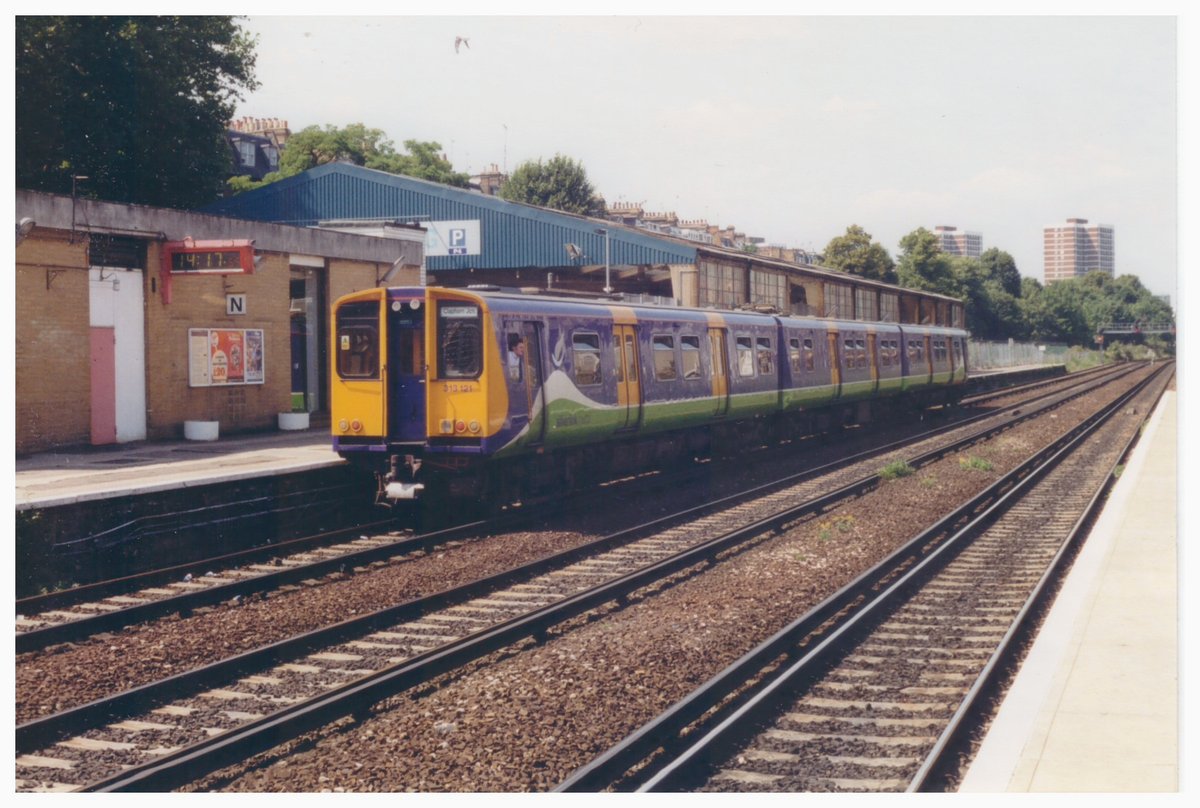 313 121 at Kensington Olympia at 14.21 on 24th July 1999. @networkrail #DailyPick #Archive @TfL @RailwayFife