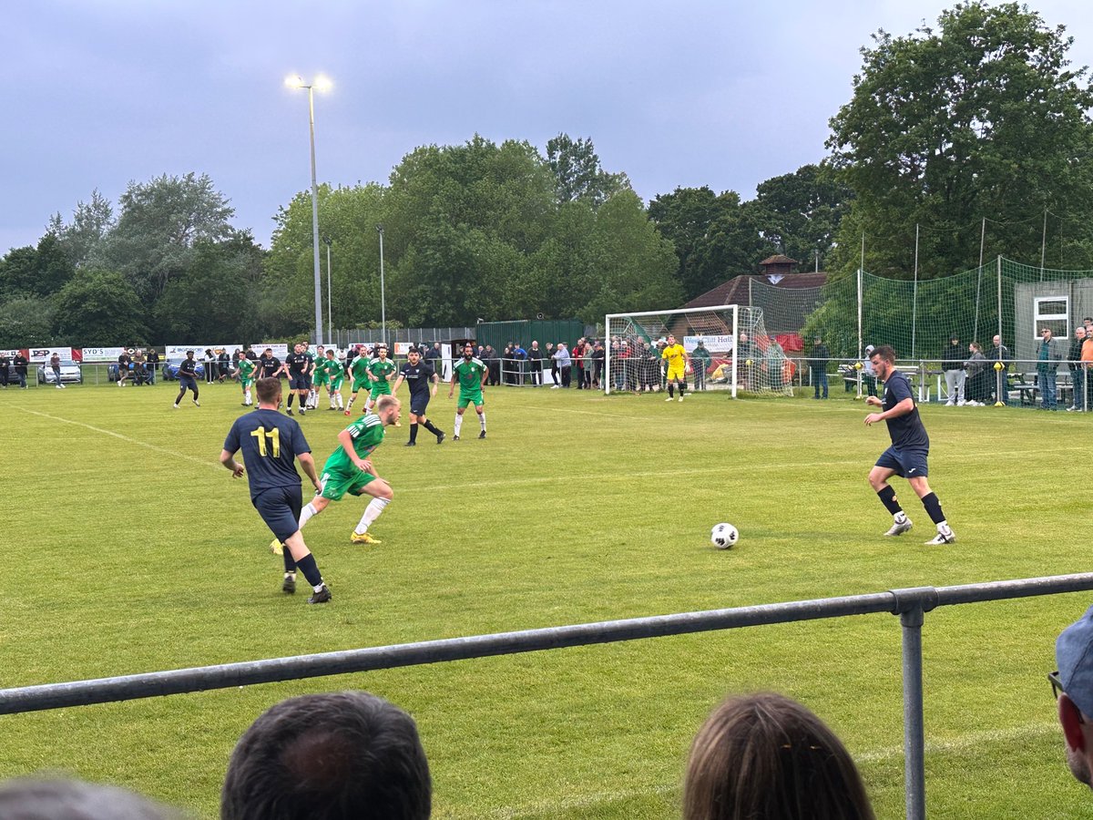 CliffPledge's tweet photo. Late cup final drama at @HytheDibdenFC with 2 goals in added time!
@JordanRose_ 1-0
James Johnson 1-1
@ParkerTrott 2-1
Hythe &amp; Dibden pip @HambleFC  in the Russell-Cotes Cup.
Exciting way to end the Non League season in the South. https://t.co/QZ8zgR17ol