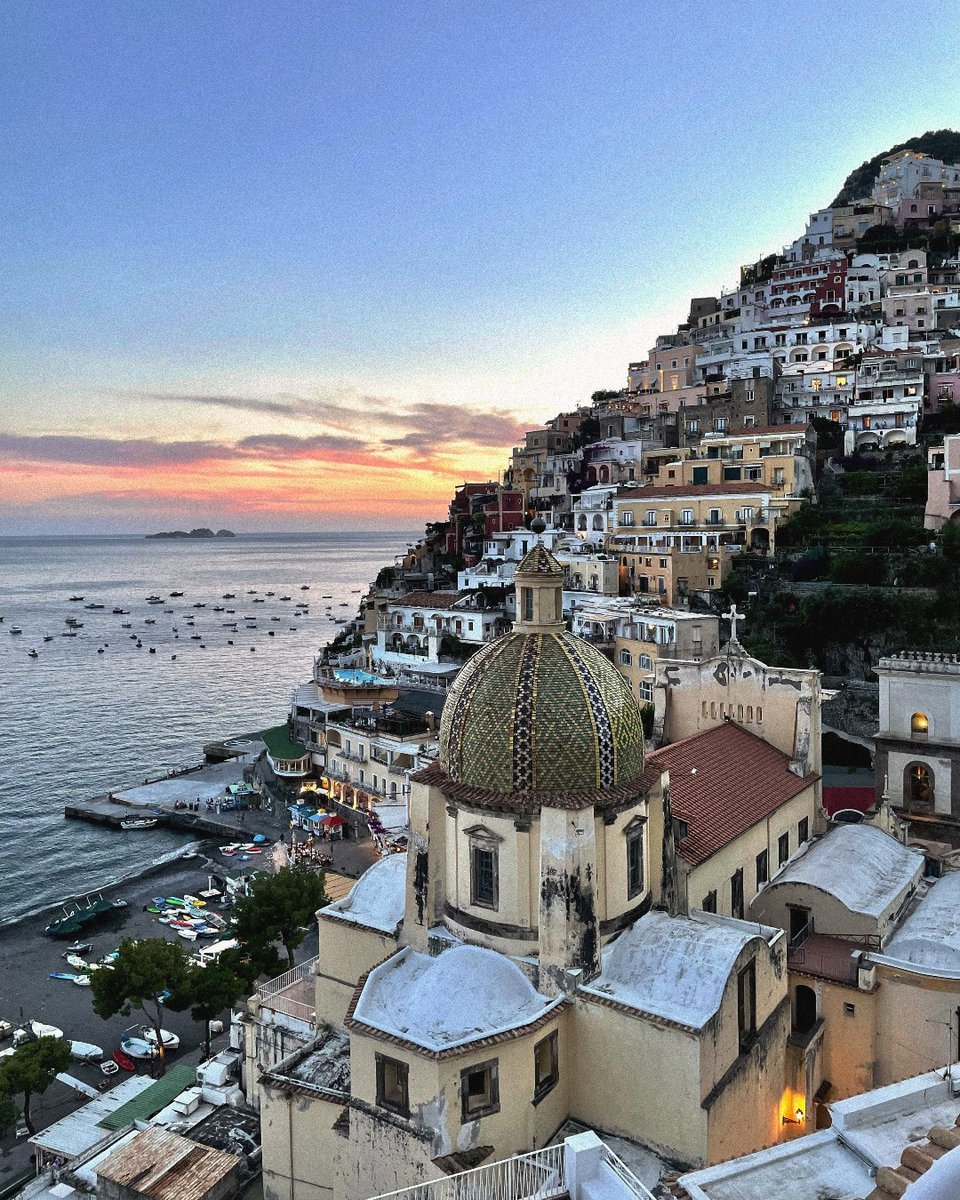 PSA: A trip to Positano in June means fewer crowds, perfect weather, and spring flowers in full bloom. Just sayin'. tripadv.sr/3KnBrdb