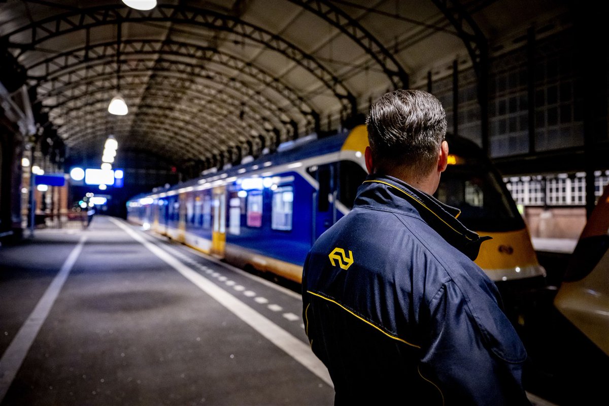 Man in Zeeland aangehouden om conflict met NS-conducteur rtl.nl/nieuws/artikel…