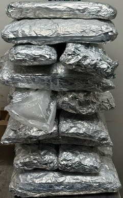 .@CBP officers working the #SDFO are on 🔥 as they seize $5 million worth of dangerous drugs in a week (05/13-05/19)

Cocaine - 447 lbs.
Meth - 414 lbs.
Fentanyl - 76 lbs.