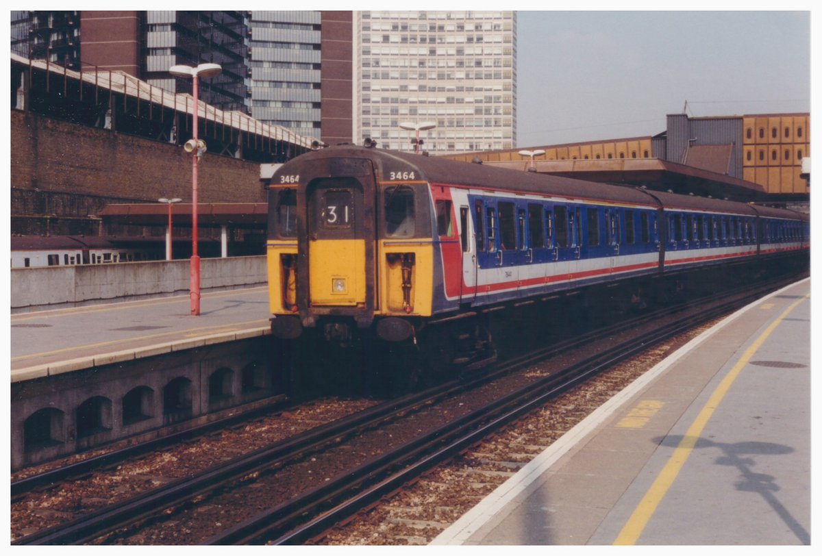 3464 at London Bridge at 10.47 on 31st July 1999. @networkrail #DailyPick #Archive @Se_Railway