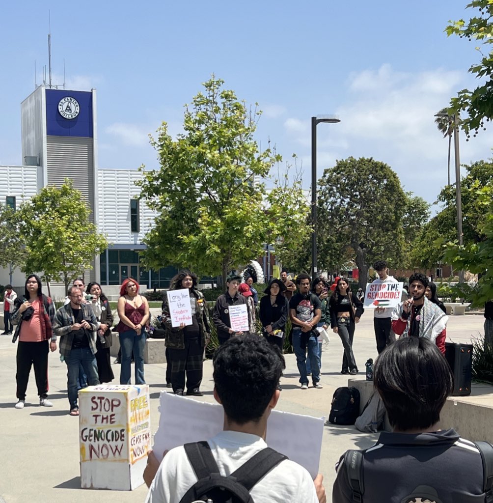 Students and demonstrators listen to Uzair Pasta speak at the Teach In for Palestine at El Camino College. #eccunion #elcaminocollege