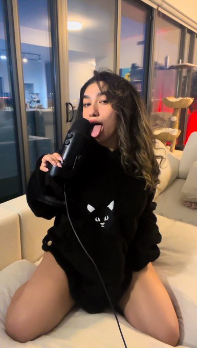 do you like my 🌶️asmr? (be honest) https://t.co/XtffQi8FtO