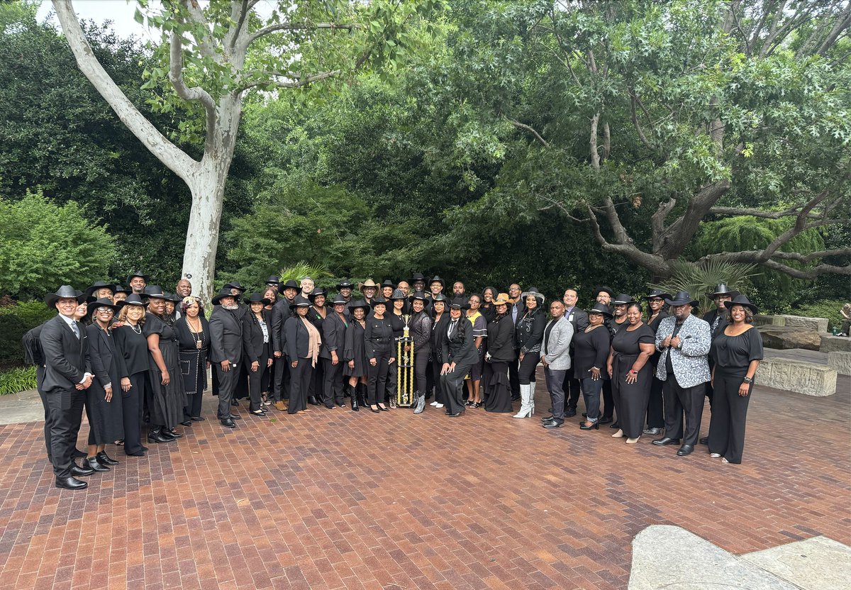 Lance Williams (@lancewi26777138) on Twitter photo Had a dynamic time with my fellow colleagues today at the EOY Principal's Luncheon, heard some powerful words from our fearless leaders <a href="/DallasISDSupt/">Dr. Stephanie S. Elizalde</a> & <a href="/THuittDISD/">Tiffany Huitt</a> & Region IV took home the spirit award <a href="/dallasschools/">Dallas ISD</a> <a href="/LincolnMadison7/">Lincoln-Madison Vertical Team</a> @TrusteeHenry <a href="/LegendaryLHS/">The Legendary Lincoln HS</a> <a href="/DISDCelebrates/">Follow us @DallasISDatWork</a> Had a dynamic time with my fellow colleagues today at the EOY Principal's Luncheon, heard some powerful words from our fearless leaders <a href="/DallasISDSupt/">Dr. Stephanie S. Elizalde</a> & <a href="/THuittDISD/">Tiffany Huitt</a> & Region IV took home the spirit award <a href="/dallasschools/">Dallas ISD</a> <a href="/LincolnMadison7/">Lincoln-Madison Vertical Team</a> @TrusteeHenry <a href="/LegendaryLHS/">The Legendary Lincoln HS</a> <a href="/DISDCelebrates/">Follow us @DallasISDatWork</a>