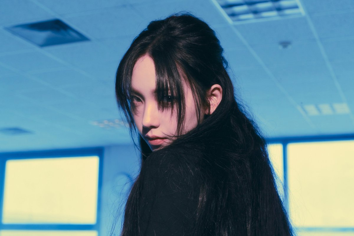 <a href="/aespa_official/">aespa</a> رسمي | 240521
تم الإفراج عن صور كارينا 'Armageddon' جدوا الاصلي

أول ألبوم كامل لايسبا 에스파 〖Armageddon〗 
‘Armageddon’ ➫ 2024.05.27 6PM (KST)
<a href="/aespa_official/">aespa</a> -H