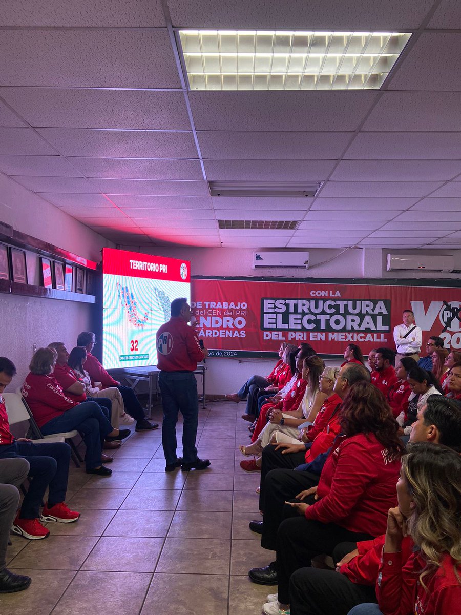 Mil gracias por la visita a #Mexicali y la enriquecedora plática <a href="/alitomorenoc/">Alejandro Moreno</a>, presidente del CEN del #PRI. 

Presidente: tu respaldo y compromiso con los principios del PRI, fortalecen nuestra campaña en la ruta al triunfo electoral de <a href="/XochitlGalvez/">Xóchitl Gálvez Ruiz</a>. 🇲🇽🤞