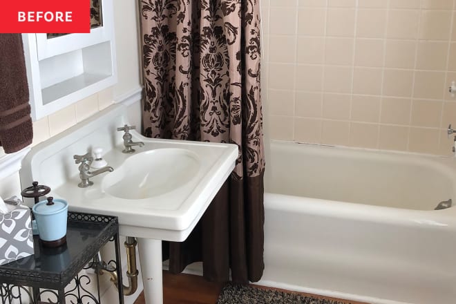 See This Beige 1980s Bathroom Get a Luxe “Modern Victorian” Makeover dlvr.it/T7CdJy #HomeProjects #Bathroom #BeforeampAfter #featuredba | BidBuddy.com