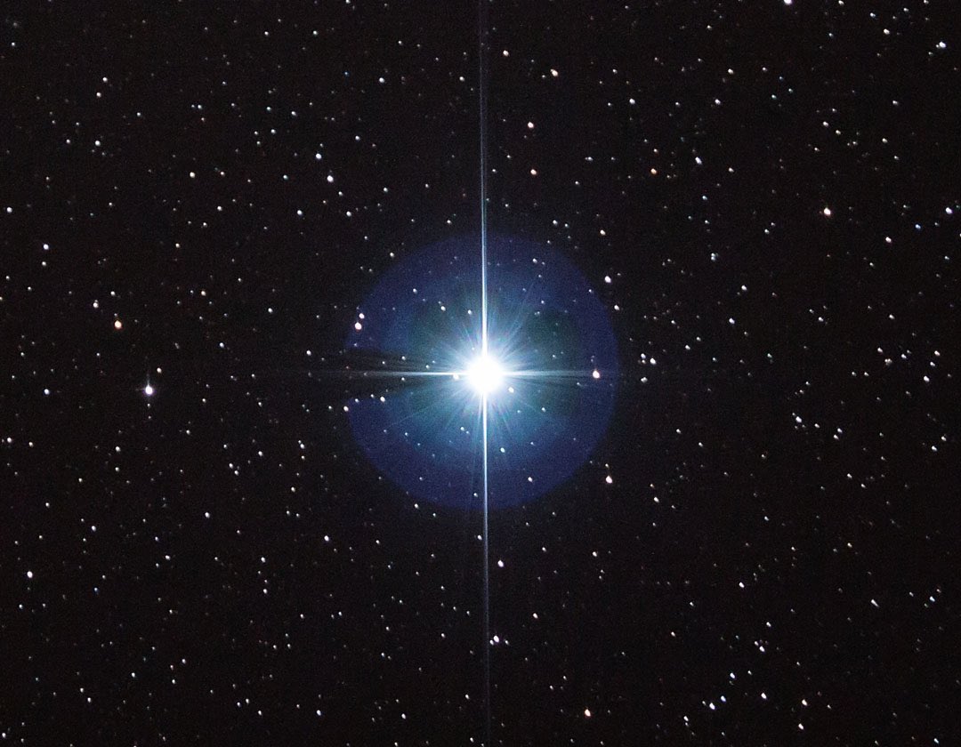 astro4pics's tweet photo. Vega, the fifth brightest star in the night sky ✨ https://t.co/xyFHUK0SwY