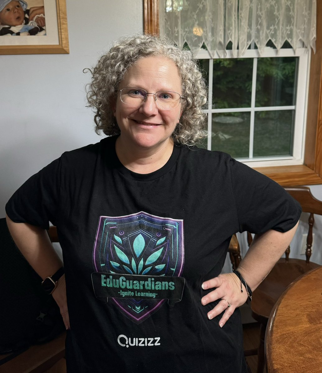 For this #EdTechtshirtTuesday, I wore my #EduGuardians official tshirt! @EduGuardian5