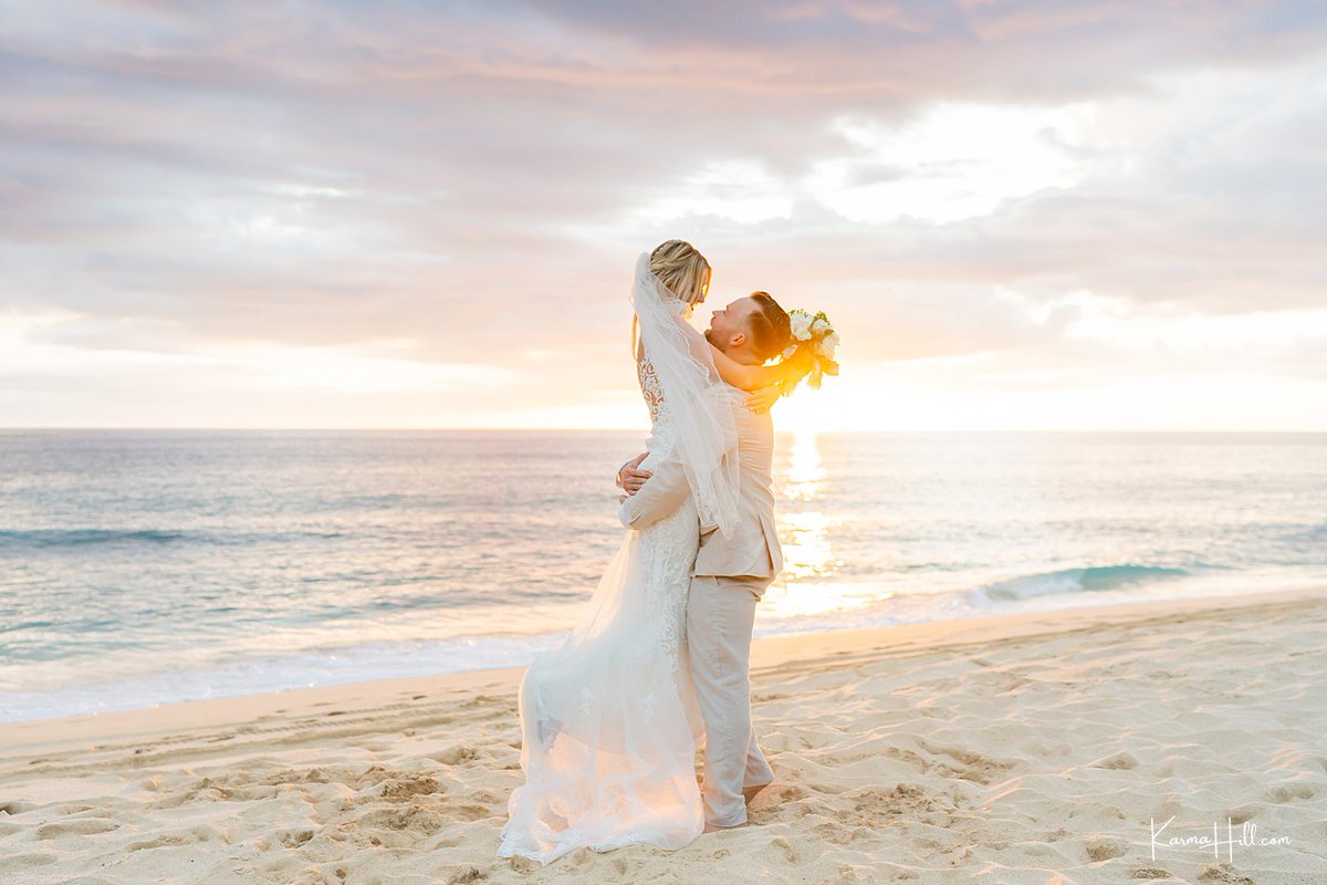 Getting Married in Hawaii – Best Island, Cost & Time Of Year simplemauiwedding.net/getting-marrie… Considering getting married in Hawaii? Look no further! Simple Maui Wedding has gathered all the information you need to make your dream destination wedding a reality. #marriedinhawaii #weddings