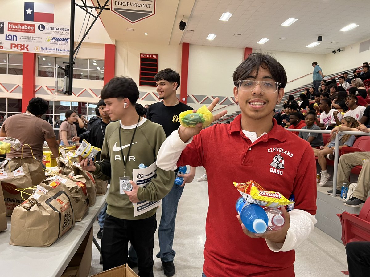 Senior Fun Fest was a success today!! S/O to our Cleveland @McDonalds, Cleveland @Whataburger, Valley Ranch @raisingcanes and the Communities & Schools organization for the amazing donations to giveaway to the class of 2024 ✏️📚🥳🎓