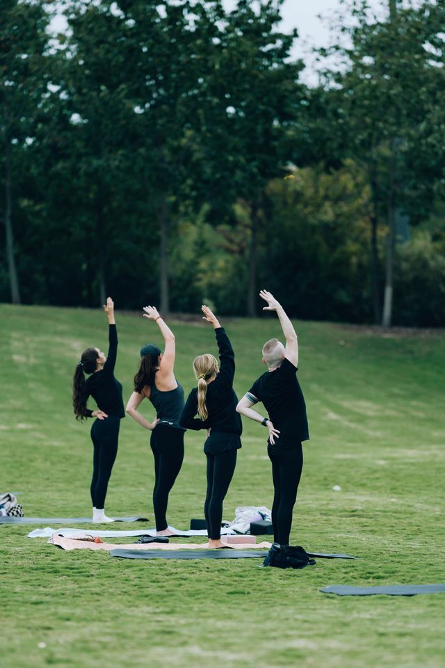 Raise your hand if you love free fitness classes at Gathering Place! 🙋‍♀️💚 

Only 2 weeks left— don't miss out on our spring fitness series! Join us at 6 p.m. every Tuesday &amp; Thursday in May for free Zumba and yoga classes led by local fitness instructors. buff.ly/3n4hG24