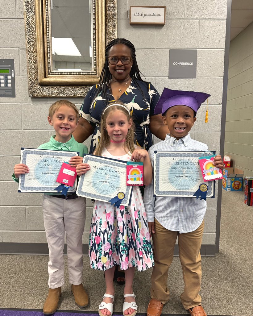 ✨Our top Super Readers were awarded certificates and a $100 Gift Card! (Not pictured James Meals)