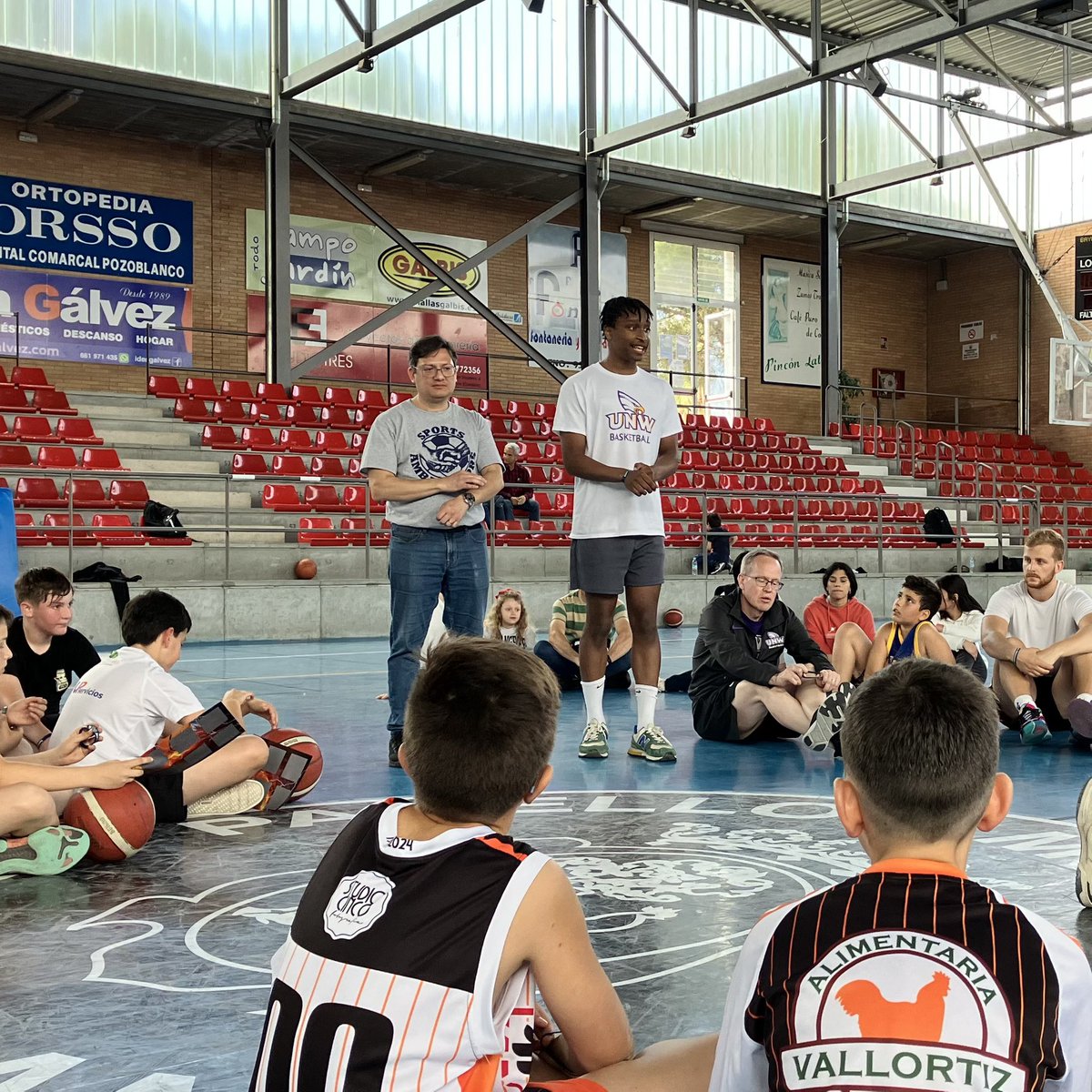 🇪🇸 What a great start to our Missions Trip to Spain! Games, clinics, autographs, sharing testimonies, and so much more! #EaglesInSpain #CompeteWithPurpose