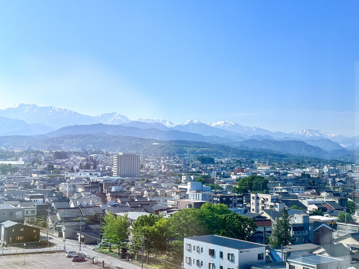 富山県・魚津市ワーケーション最終日。ようやく立山連峰がお目見え！！！この景色を見にきたところがあったから最後に見られて良かった！！！！🥺