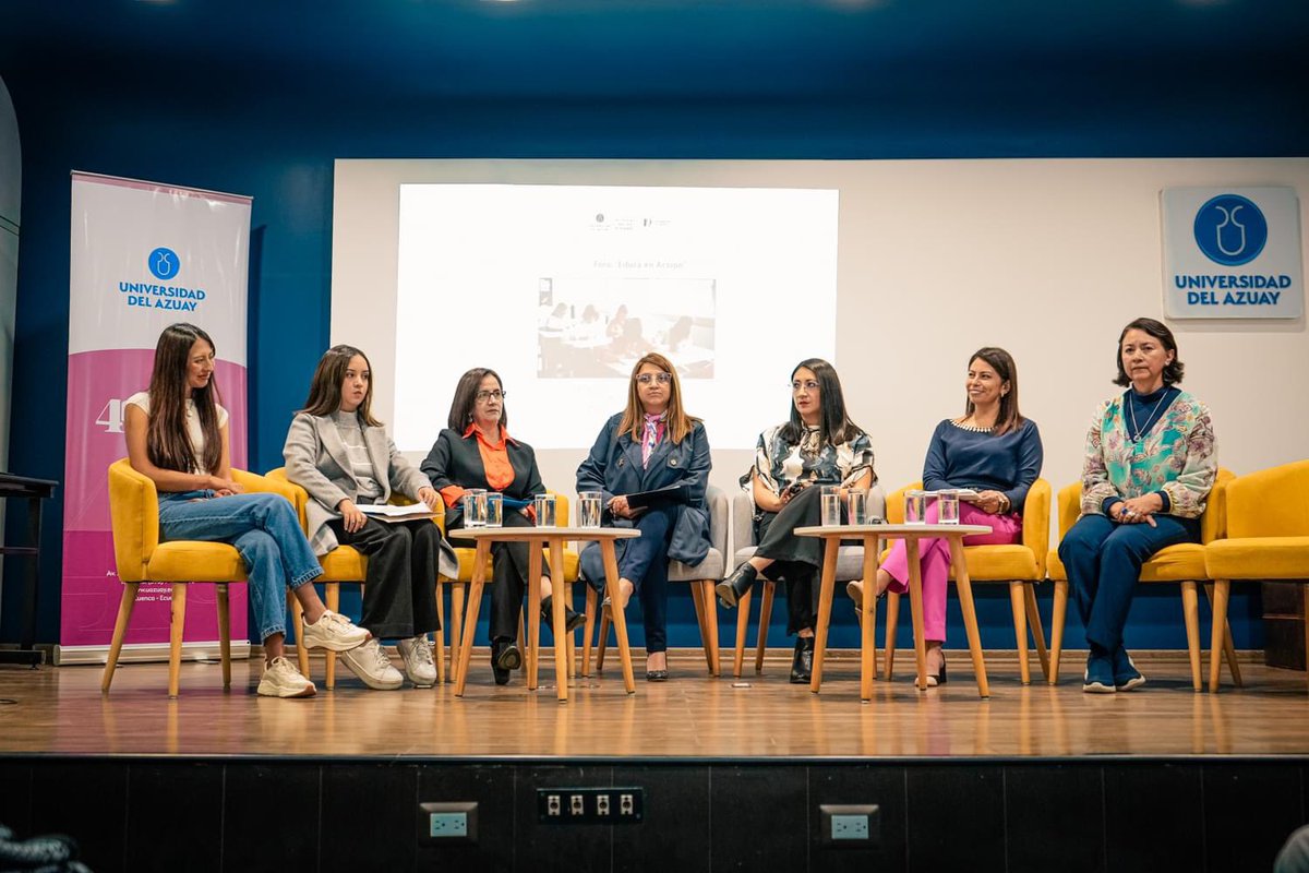 uazuay's tweet photo. Como parte de las actividades previstas por el año jubilar de las Escuelas de Educación, se llevó a cabo el #foro “Educa en acción” 👩‍🏫, espacio donde se discutió la importancia de la práctica preprofesional en los centros educativos de la ciudad de #Cuenca.

📸 #AcademiaUDA, galería: https://t.co/fqG2Bu31Qs
