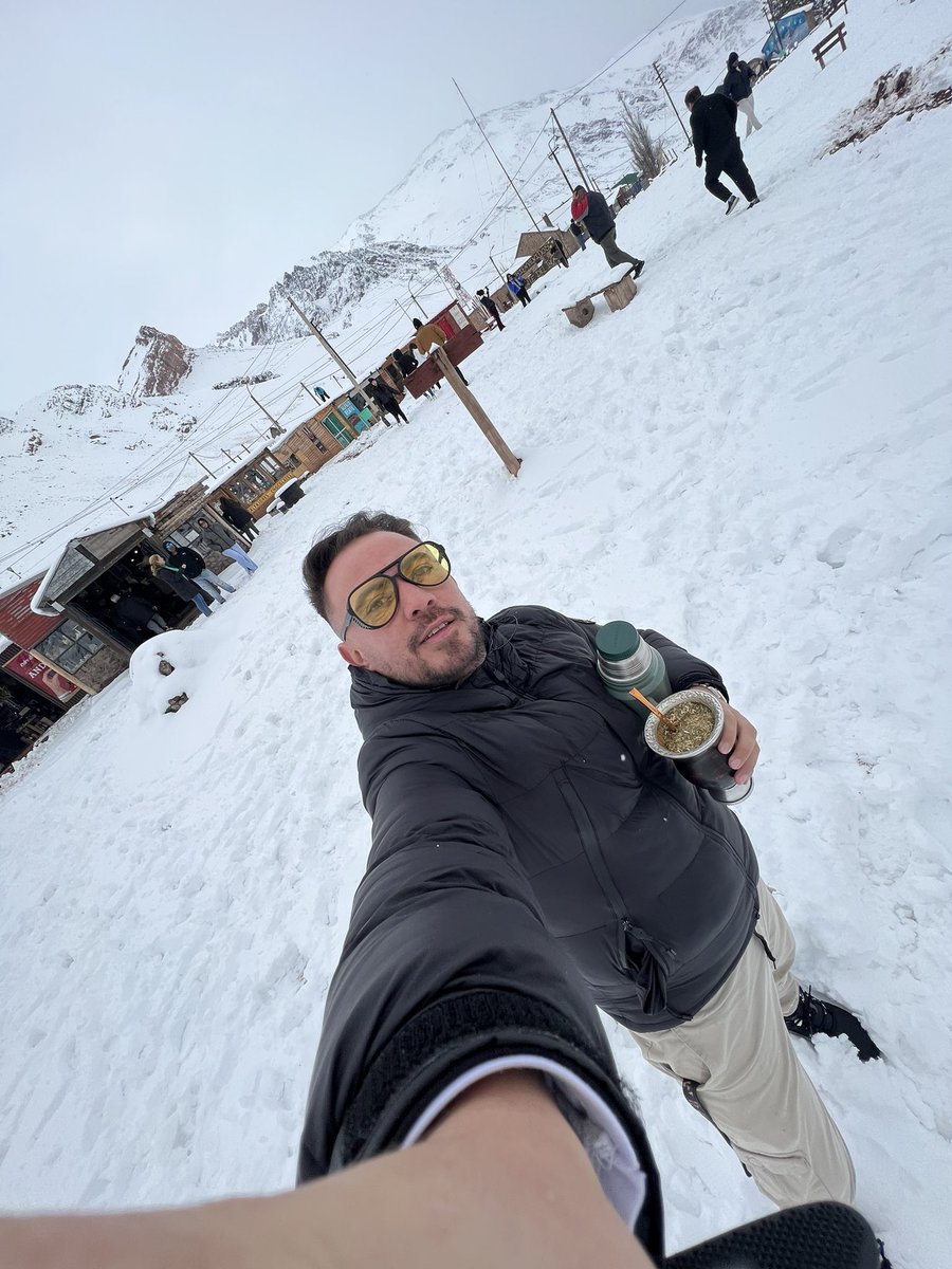Denis_J_L's tweet photo. Un hermoso día de nieve 🌨️🏔️❄️
#PuentedeInca #Mendoza https://t.co/RbSYY0jAG0