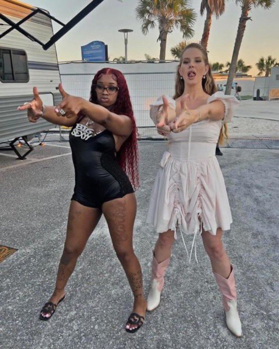 when you and your bestie have two completely different aesthetics but still vibe heavy