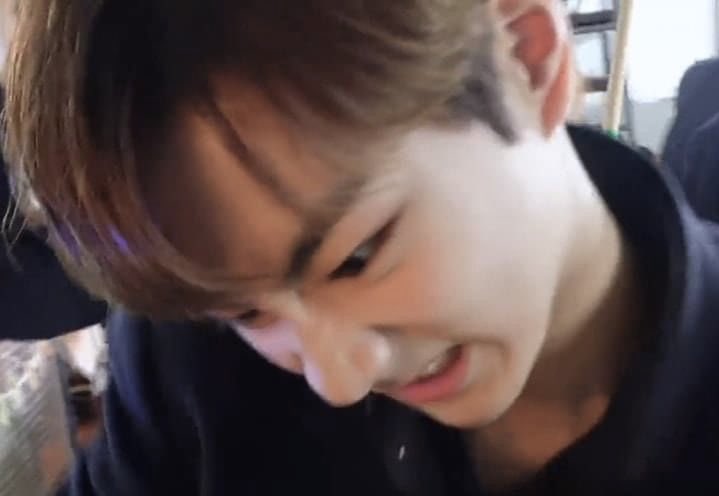 뿌 tweet media