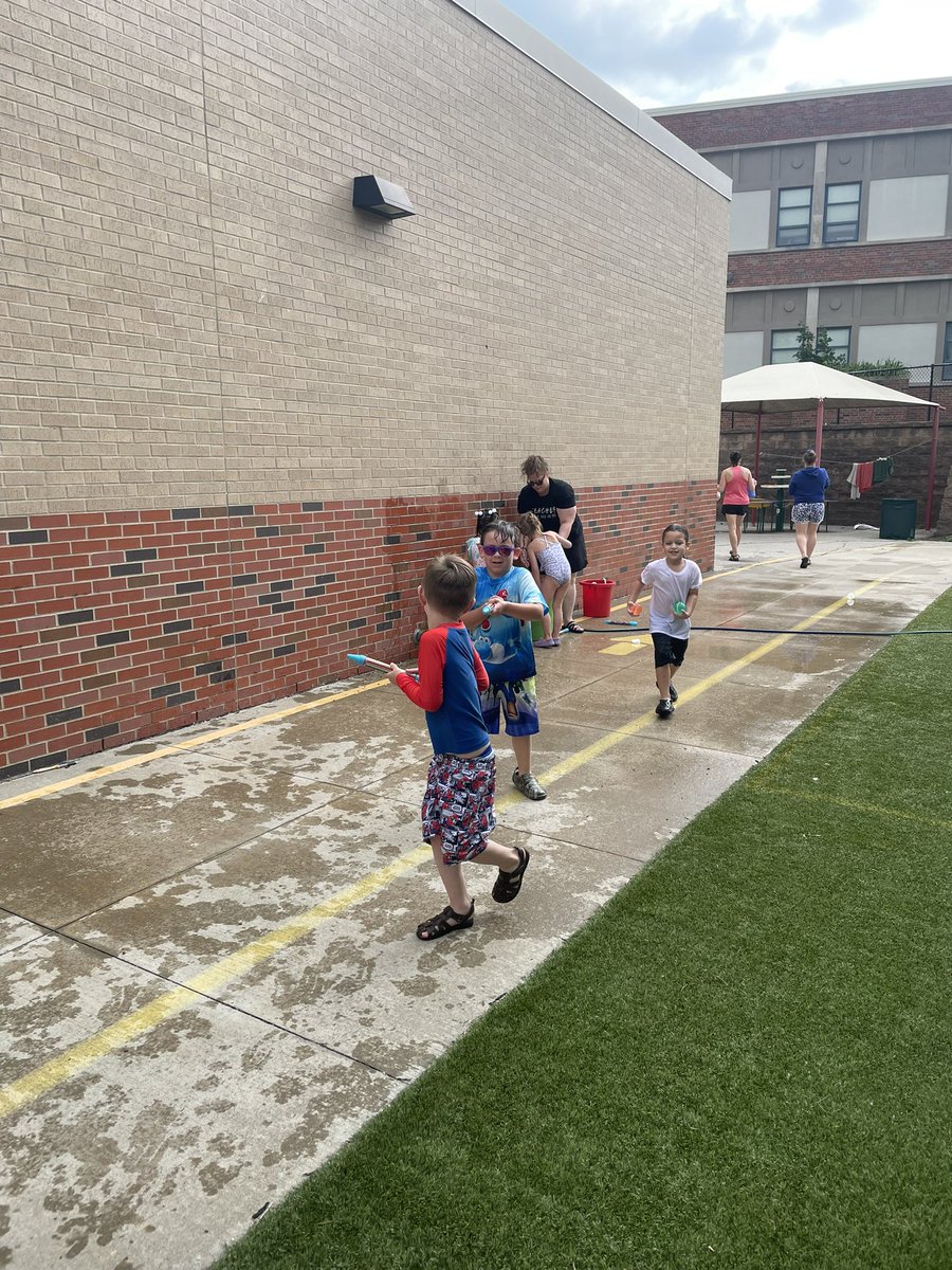 RQSNewTrails's tweet photo. New Trails Water Day
Students had fun with sprinklers, water features, pools squirting and pouring water. Adults got in on the fun and no was dry! It was a great day! @DrPenK
@Rqscao
#Rqsproud
#WeAreRaytown https://t.co/78krT5V5sv
