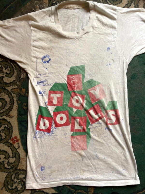 TOY DOLLS - VERY RARE VINTAGE MID 80'S T-SHIRT Punk

Ends Fri 24th May @ 3:09pm

ebay.co.uk/itm/TOY-DOLLS-…

#ad #PunkRecords #vinyl #VinylRecords