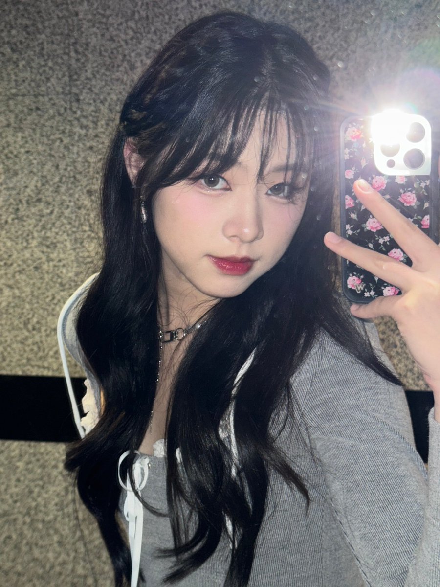 [📸] 22052024  Emma’s Weibo Update

🩶🤍🩶🖤
(3)

Weibo：Gen1es_Emma 朱奕萌
🔗 weibo.com/u/7857006582

#Gen1es_Emma #EmmaZhu
#ZhuYimeng #朱奕萌 #Gen1es