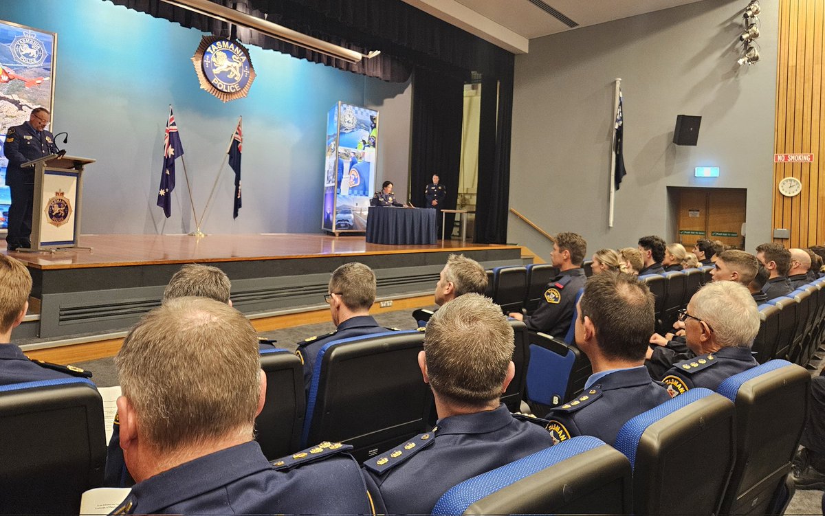Very excited, as always, to witness the induction of our next course of @TasmaniaPolice recruits. Really looking forward to meeting them in person soon. @UTAS_ @TILES_UTAS @PoliceStudyUTAS