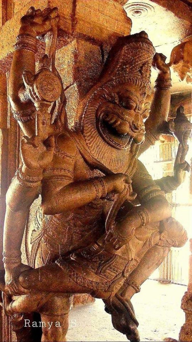 🕉 Magnificent👌
Delicately carved Monolithic stone pillar sculpture of Bhagawan Narasimha killing Hiranyakashipu and wearing his intestines as a garland..!!

Sri Kallazhagar Temple, Alagar Kovil, Madurai, #TamilNadu 🚩
#IncredibleIndia 
#DekhoApnaDesh