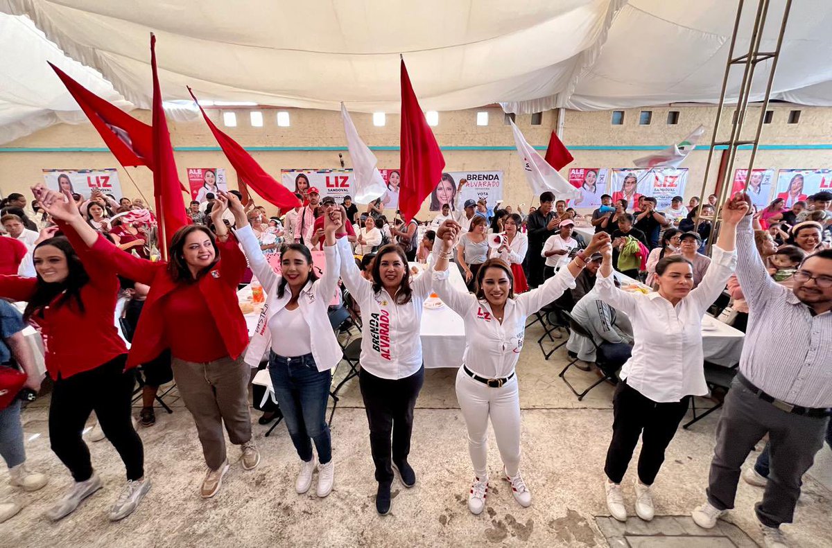 AleCastroSoy's tweet photo. En un gran encuentro con la militancia priista islense, refrendamos el compromiso más grande que tenemos con nuestra gente, ganar para seguir dando resultados, #ContigoEsPosible.
#VotaPRI ✔️ https://t.co/uWajgD6bxJ