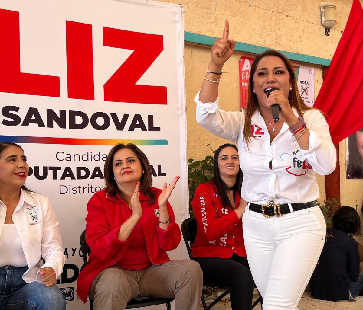 AleCastroSoy's tweet photo. En un gran encuentro con la militancia priista islense, refrendamos el compromiso más grande que tenemos con nuestra gente, ganar para seguir dando resultados, #ContigoEsPosible.
#VotaPRI ✔️ https://t.co/uWajgD6bxJ