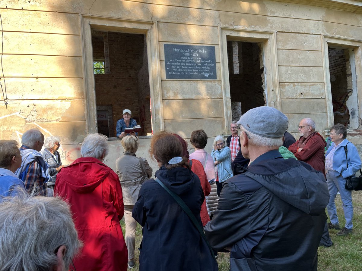 Auf den Spuren des hl. Otto mit 72 Pilgern. Vor 900 Jahren brachte er das Evangelium zu den Pommern. In Reinsdorf gründete er ein Kloster, in Demin und Wolgast predigte und taufte er, erbaute Kirchen und setzte Geistliche ein. Heute geht es über Usedom weiter nach Polen.