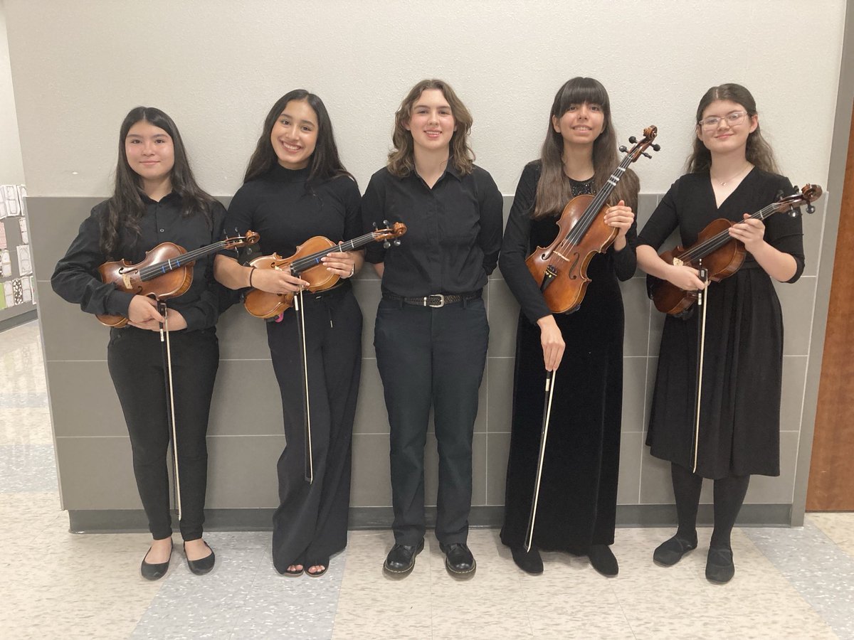 So proud of our YWLA Transformers performing with the YISD HS Honors Orchestra tonight! They have grown so much through this experience! ⁦@YISDFineArts⁩ ⁦@Ysleta_YWLA⁩ ⁦@ywprep⁩ ⁦@YsletaISD⁩ ⁦@MalindaVillalo2⁩ ⁦@lponce16⁩