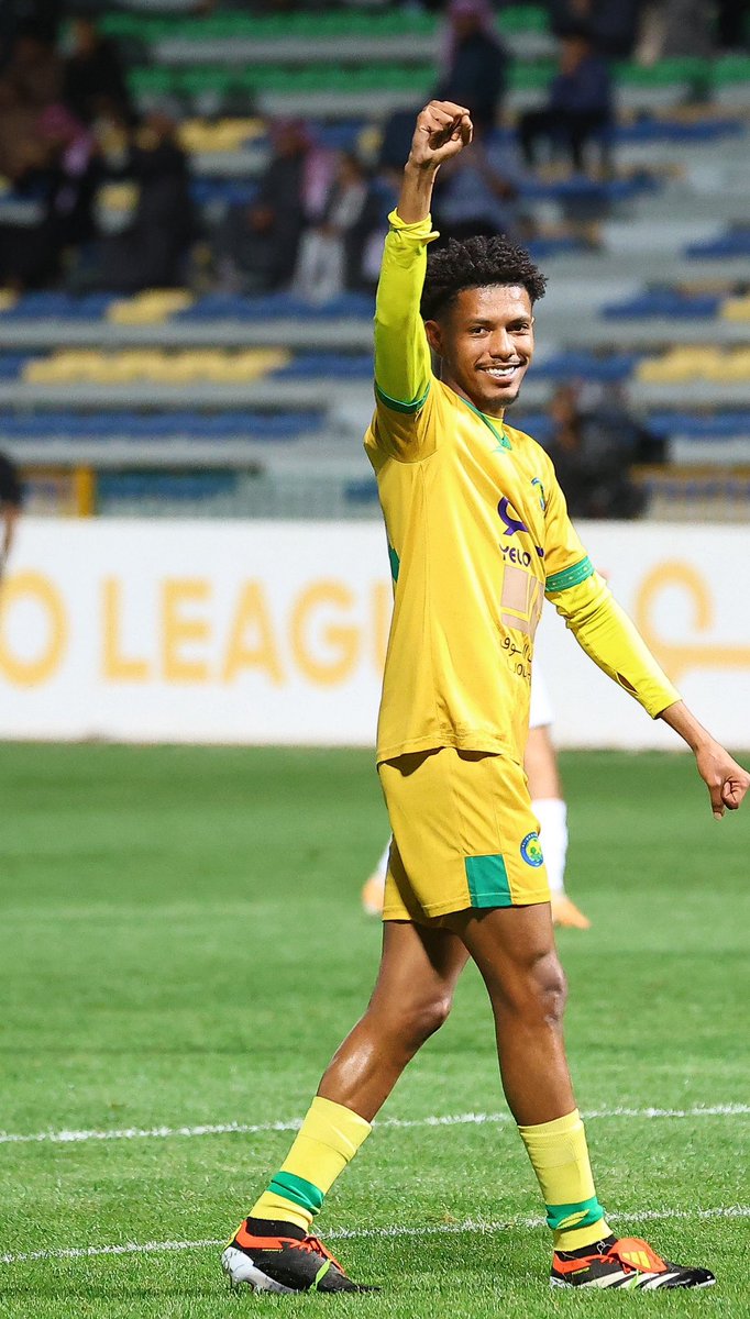 الحمدلله .. مبروك لأهالي منطقة الجوف واميرها
مبروك لجمهور العروبة الوفي.. شكراً اخواني اللاعبين والجهاز الفني والاداري شكراً لكل من دعمنا وساندنا .. افرحي يالجوف افررررحي 💛💛💛💛💛