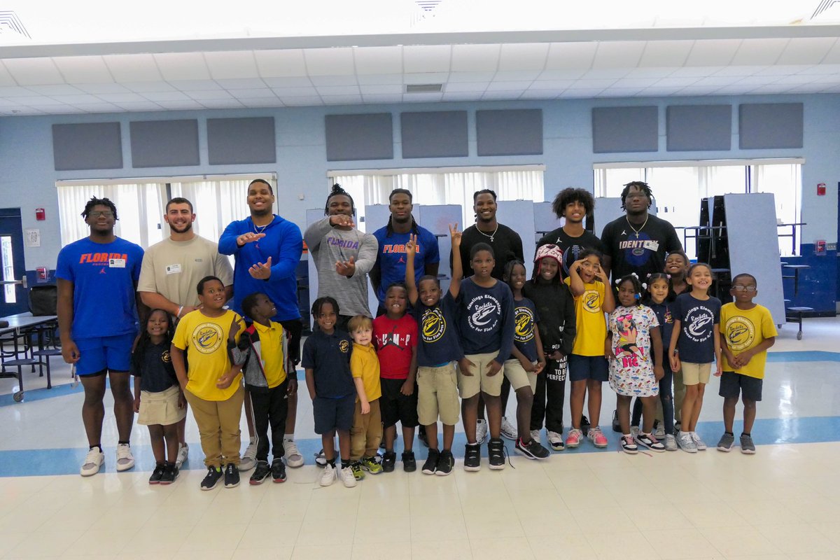 It was great spending quality time with the kids at Rawlings Elementary today! Let's continue to help them grow and support their education. Click the link below to get involved: 
edfoundationac.org @edfoundationac  @theedfoundation @FL_Victorious #FVFoundation