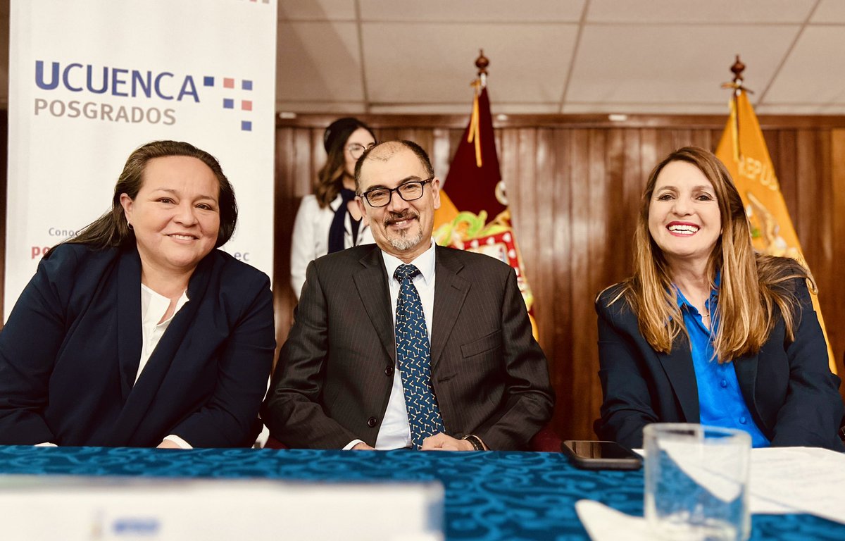 augustahermida's tweet photo. Un maravilloso trabajo de la Facultad de Ciencias Médicas de la @udecuenca q muestra la calidad de la educación pública: 46 médic@s en 8 especialidades, arrancando una fructífera etapa!! 
Un trabajo titánico de la UCuenca y el @IESSHJCA. Gracias por construir país!! https://t.co/suPm9BfH2P
