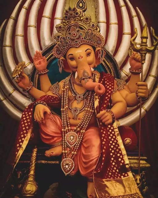 divinespark__7's tweet photo. गौरी नंदन श्री गणेश की अद्भुत दिव्य-अलौकिक दर्शन https://t.co/Pk9UiQ2jxM