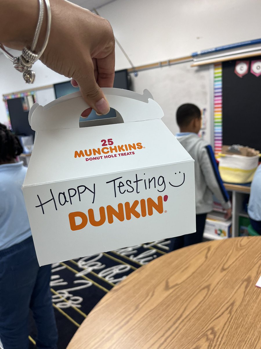 maeecoleman8's tweet photo. Donuts to help relieve the testing nerves! Thank you to my scholar &amp; Mrs. Bodsford for sweetening up our day 🍩💕 ! https://t.co/jYKi00A8rn