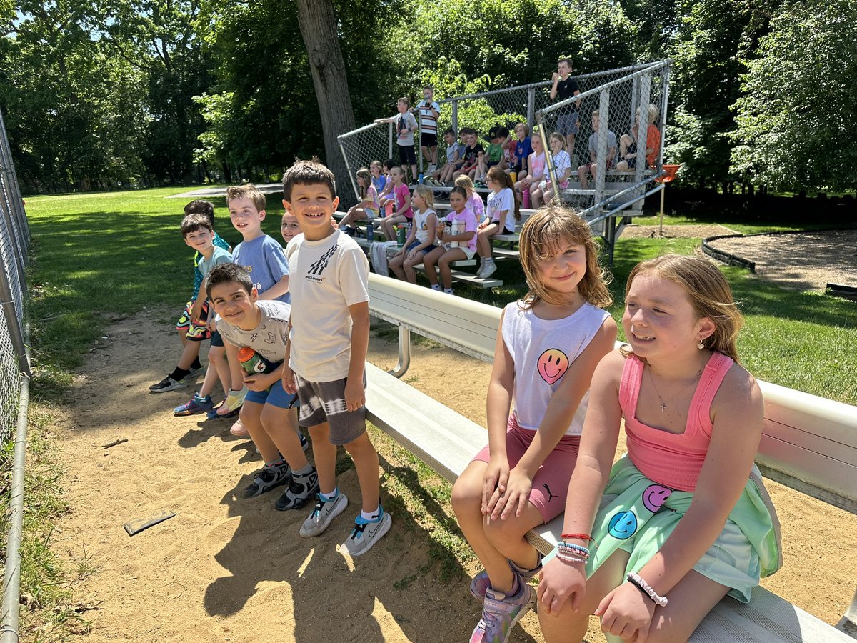 Ms. Ross tweet media