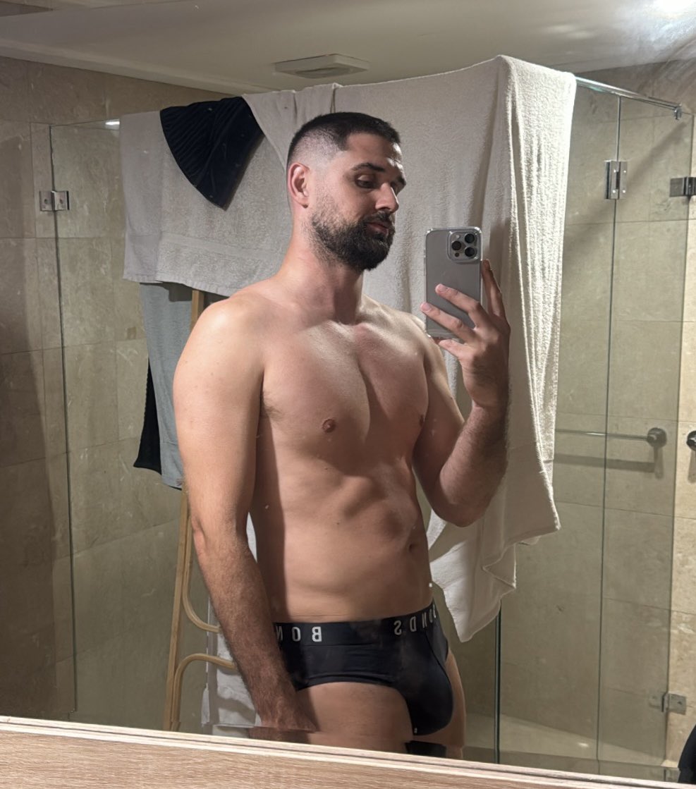 Buzz cuts make my tits look bigger 🥛