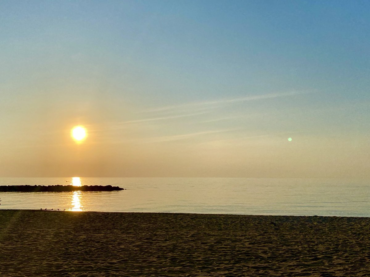 A ⁦@CityHallSelfie⁩ in Erie, Pennsylvania for GMF’s 4th #Whistlestop4UKR moving across the heartland talking to folks about why a free and sovereign ⁦<a href="/Ukraine/">Ukraine / Україна</a>⁩ matters to America; cool town, great people, and a big lake and sunset ⁦<a href="/gmfus/">German Marshall Fund</a>⁩ #GMFCities
