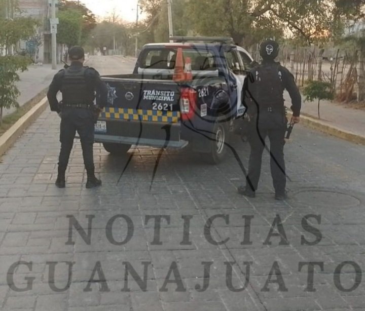 🚨🚨 PURISIMA DEL RINCÓN 🚨🚨

#Guanajuato #GTO #Noticias #purisimadelrincon 

LOCALIZAN A HOMBRE CON VIDA PERO CON LAS MANOS AMPUTADAS

La mañana de este martes fue localizado un hombre con vida pero con las manos amputadas en la calle  Miguel Hidalgo y Bulevar del Valle en la-