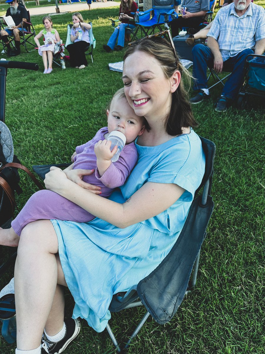 autumnraglandd's tweet photo. Had a stressful &amp;fulfilling weekend being pregnant while chasing around a 1 year old on the road 🙃 
Big sis spent her week with the grandparents and is almost refusing to come home. We hope to see her soon lol. 
Less than a handful of shows left before we rest baby girl number 3 https://t.co/vXE7zbQrUX