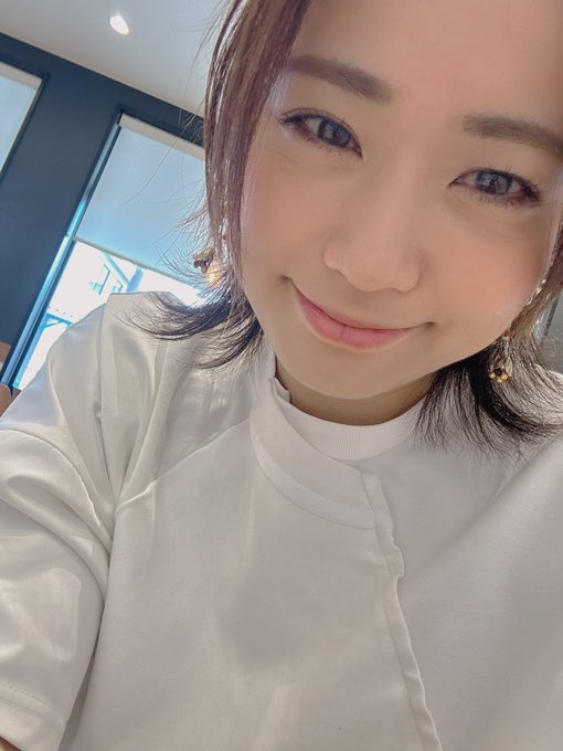 おはえださーん🥰 今日は1日撮影です！ 久々の安枝さん仕事頑張ってきます🥺✨ https://t.co/qK97zSAyP8<a href="/tag/happynewyear"class="tags"><span>#happynewyear</span></a>