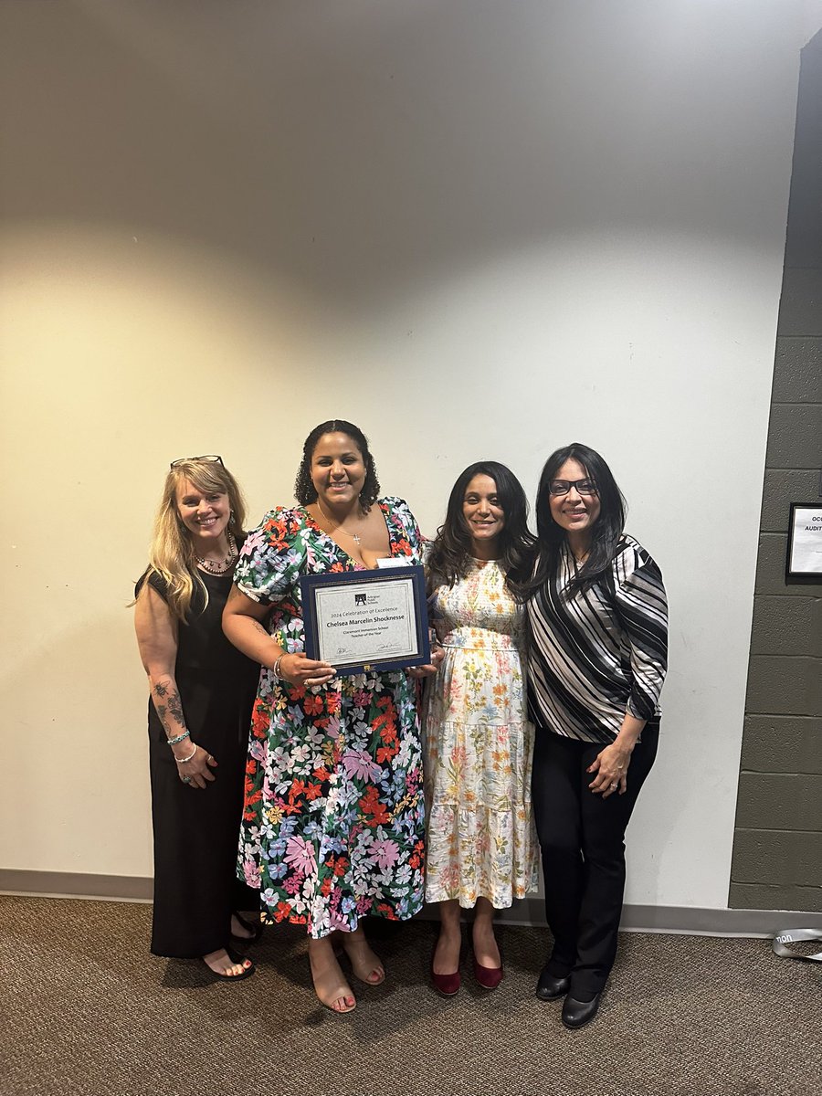 ¡Felicidades a nuestra maestra del año <a href="/CIS_Shocknesse/">Mrs. Shocknesse</a>! Eres impresionante
Congratulations to our teacher of the year Mrs. Shocknesse. You are awesome!!