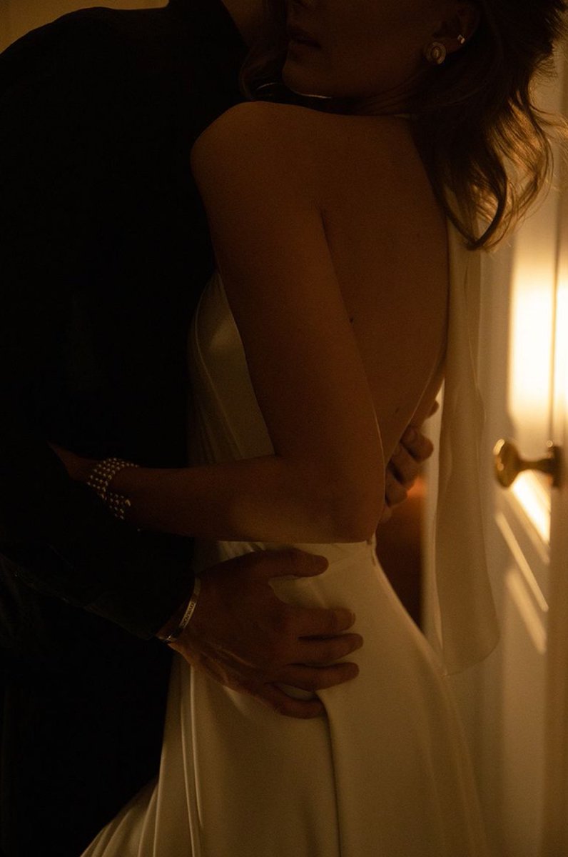 its_nott_me's tweet photo. dhr // soulmate denial , angst

“Draco, let go.”

“I can’t. I won’t.” His fingers plucked angrily, desperately, at the homely white satin they’d stuffed her into.

“You have to.”

“How can you say that?” He knew the answer, even as he asked the question.
+ https://t.co/Xcy2jwZEP7