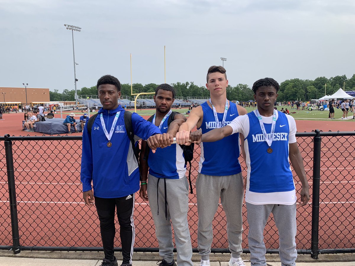 GoJaysBTrack's tweet photo. Old school record was 43.99 and set twice by a combination of Josh Ramirez, Ethan Gill, Max George, &amp; Josh Irvin in 2019! https://t.co/0AuLwpozXb