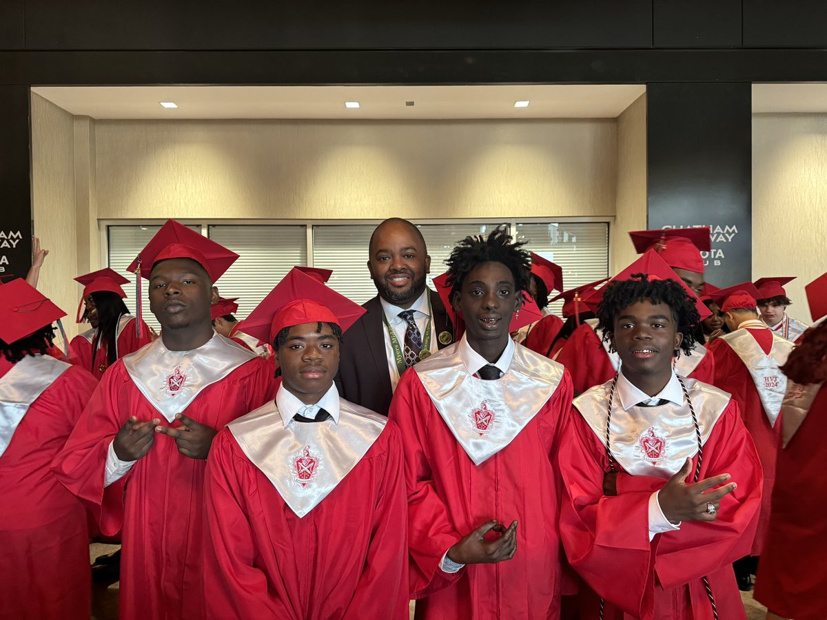 Congratulations to these former Gators from graduating from Jenkins High School! 

We are so proud of you! 

#thebestmiddleschoolinsavannah #gogators #gatornation #studentsfirst