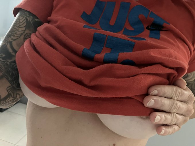 Doing big things soon &ldquo;literally&rdquo; ;) #AJO #SlutLife https://t.co/Z1yKd2WgJA<a href="/tag/ajo"class="tags">#AJO</a><a href="/tag/slutlife"class="tags">#SlutLife</a>